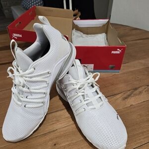 Puma Axelion Perf white size 12